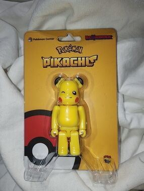 Pokemon Be@rbrick Pikachu "Strike a Pose" Figure, 2.8" doll Medicom NIB LIMITED